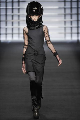 Vestido negro mangas de gasa Karl Lagerfeld
